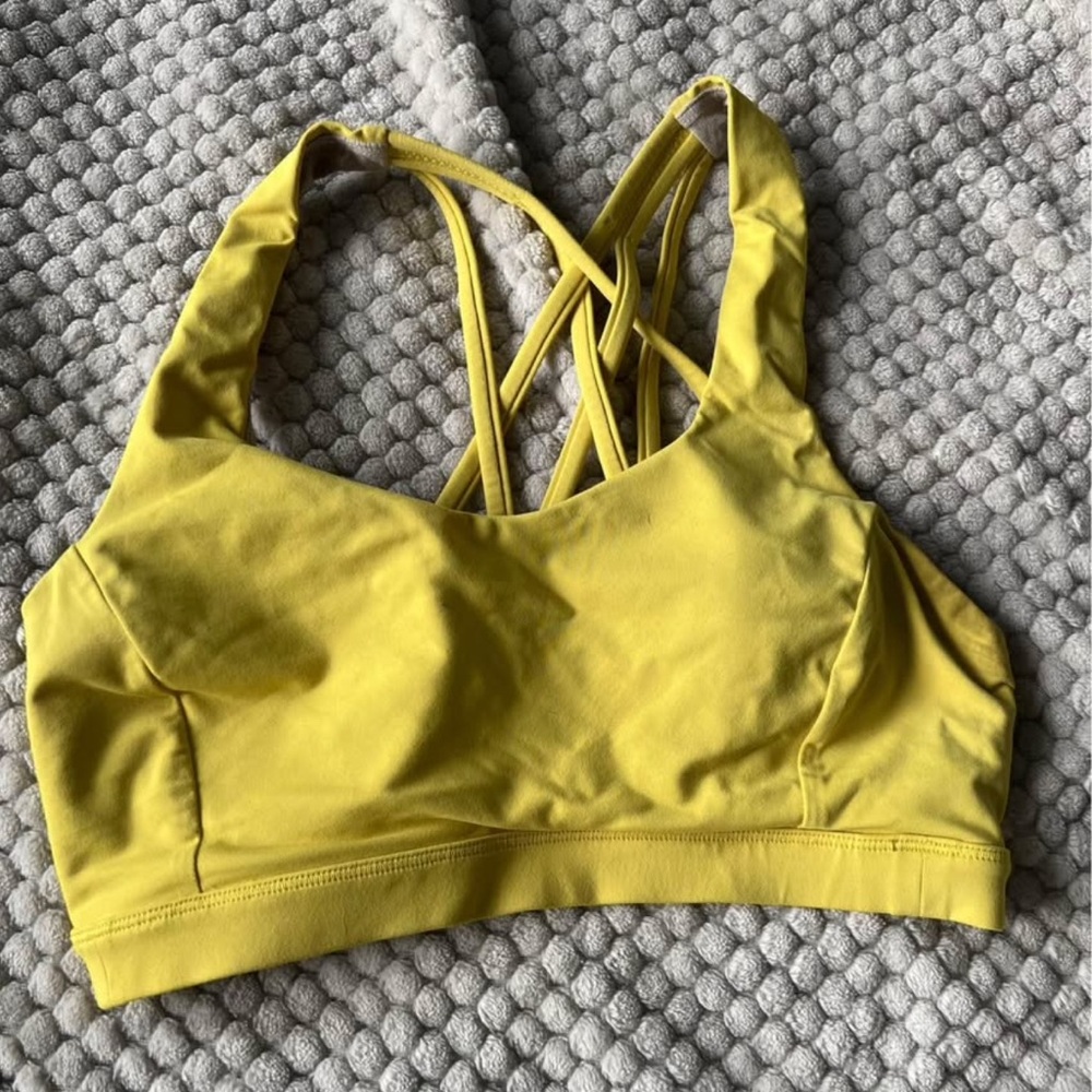 LULULEMON YELLOW SPORTS BRA SIZA 4